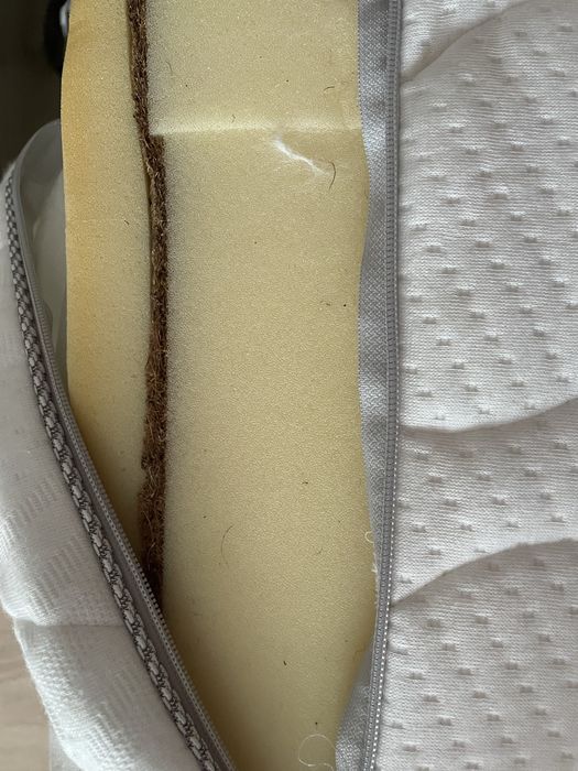 Łóźko jednoosobowe z materacem