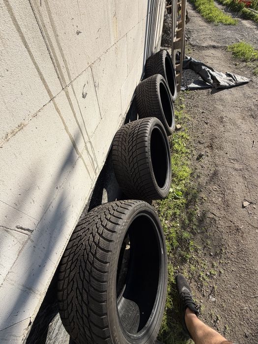 245/40/19 , 275/35/19 NOKIAN 23r Zima