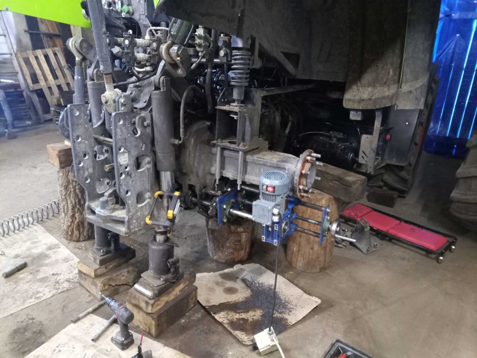 Wytaczanie wytaczarką mobilną u klienta regeneracja łyżek i osprzętu