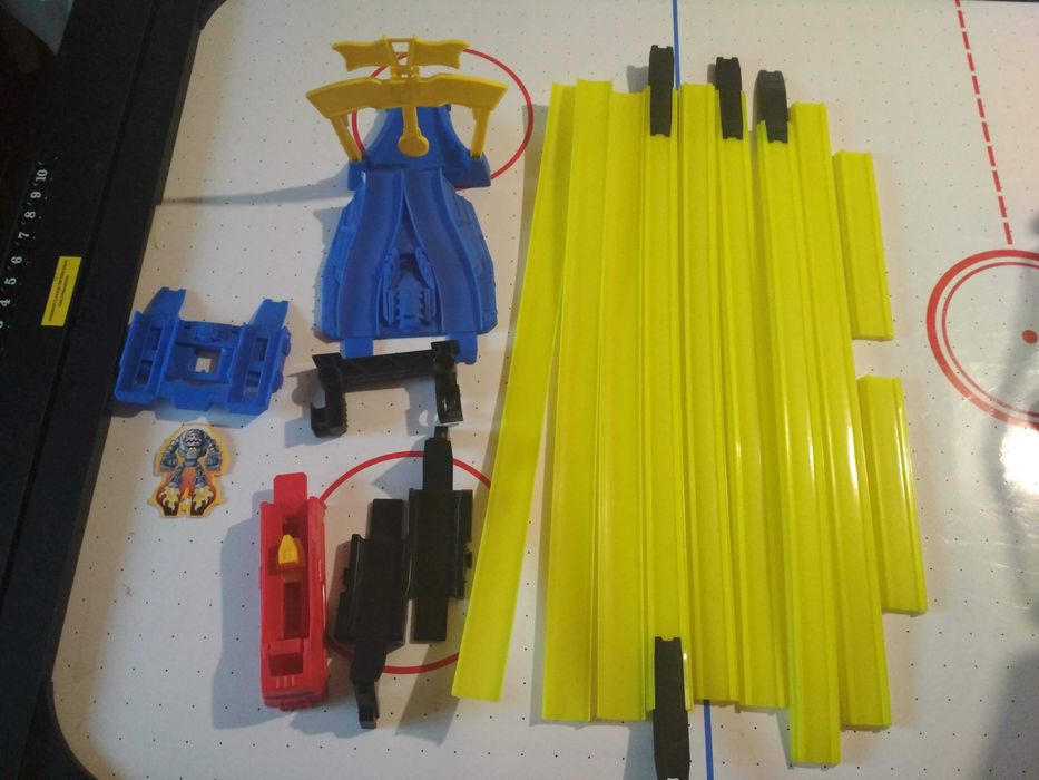 Pistas Hotwheels e outra