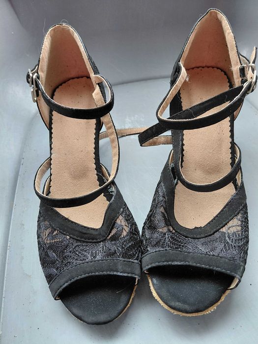Buty koronkowe do tańczenia czarne