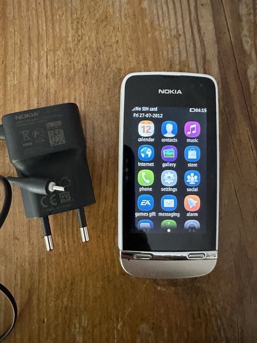 Telemovel Nokia cores e bom estado