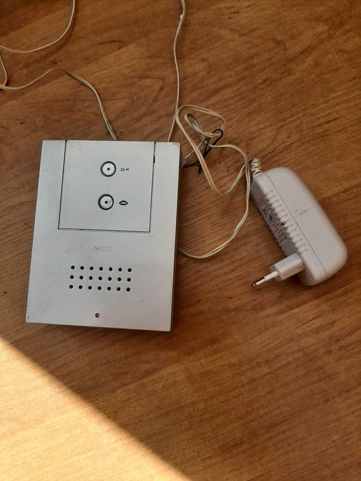 domofon m-e z zasilaczem