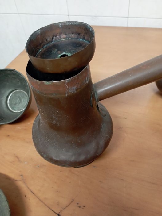 Antigos utensilios de cozinha em cobre