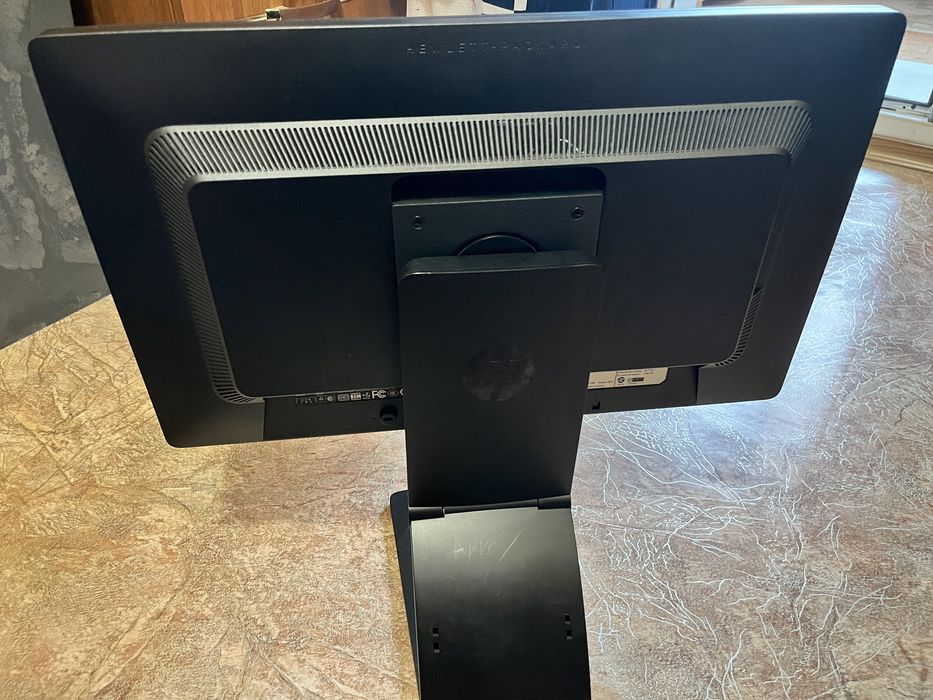 HP Elite display e221c