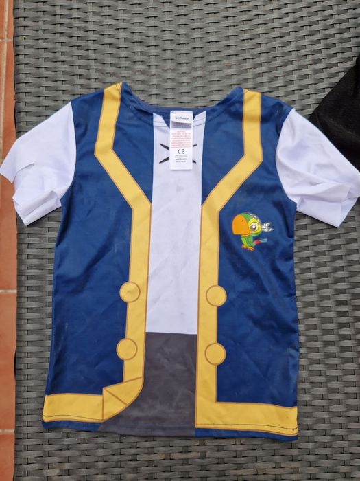 Halloween (vampiros e mumia) e blusa Pirata Jake