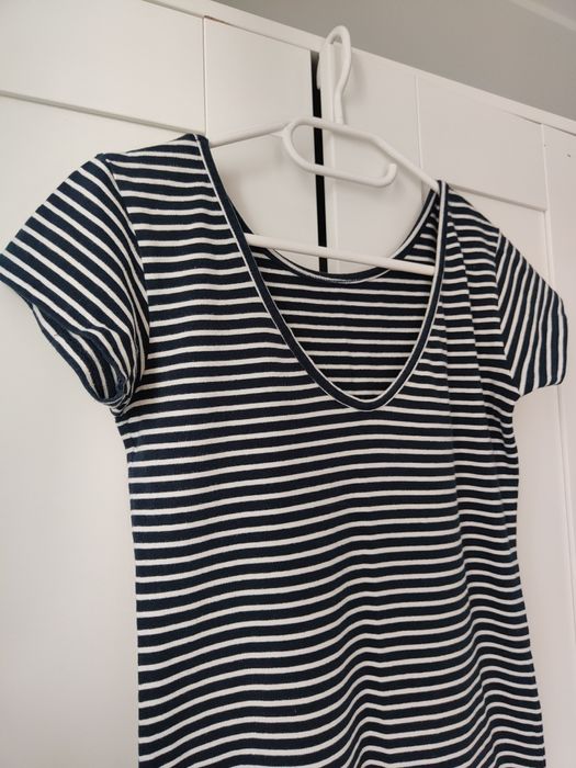 Dopasowana sukienka w paski r. S