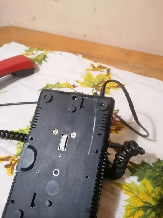 Telefon      BRATEK