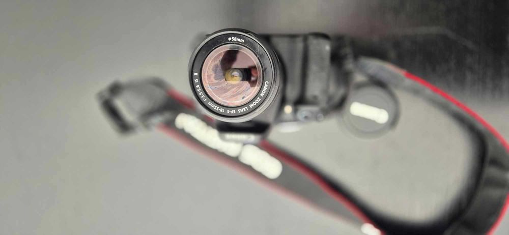 Câmara Fotográfica EOS 600 D, como nova!