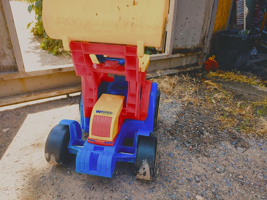 Машины игрушечные