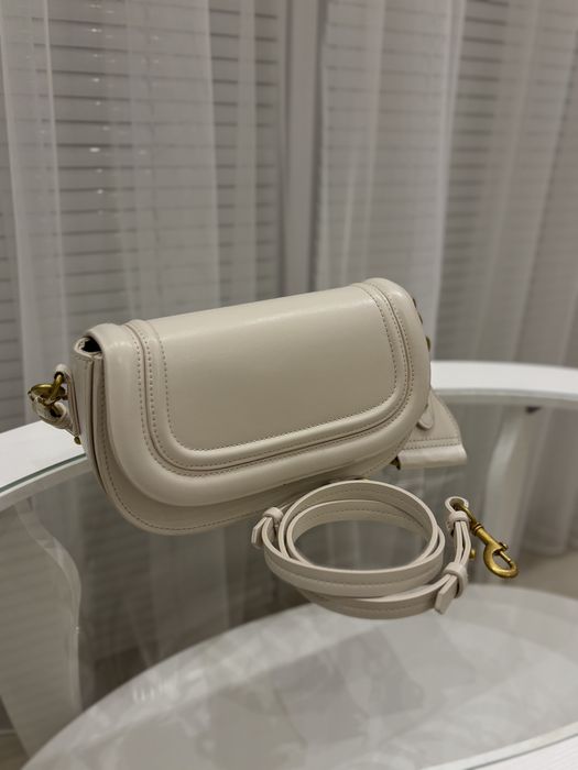 Бежева сумочка ZARA