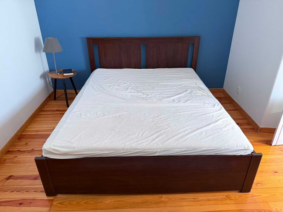 Cama para venda - estrado em madeira e colchão IKEA Morgedal