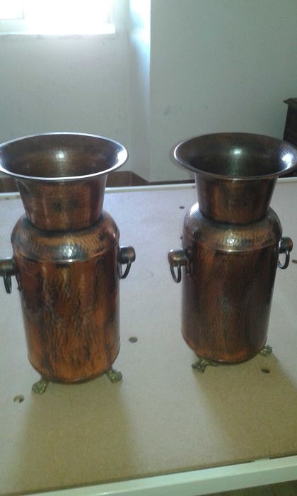 Jarrões em cobre martelado