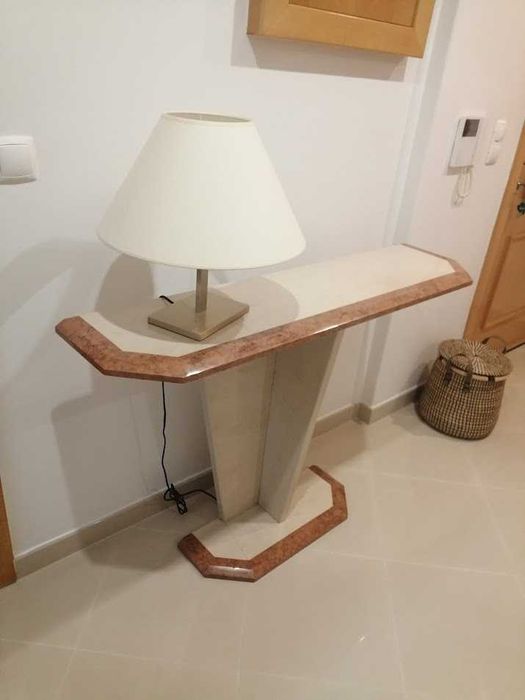 Consola em mármore