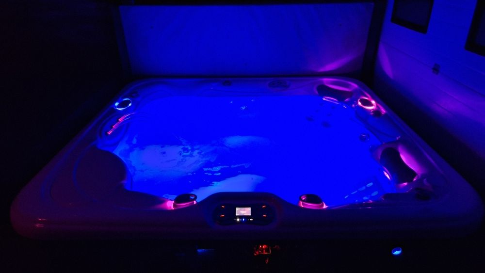 Jacuzzi całoroczne HotSpring Envoy