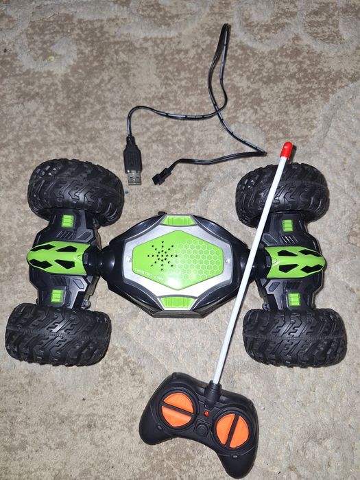 Машинка перевертиш. На пульту.