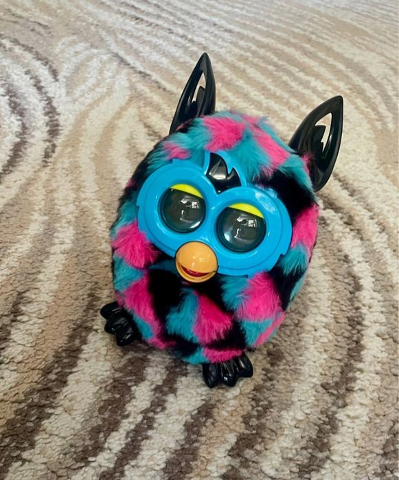 Furby Ferbi interaktywny trójkąty Hasbro
