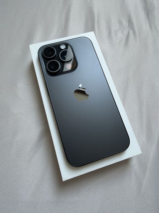 Iphone 15 pro, stan idelany