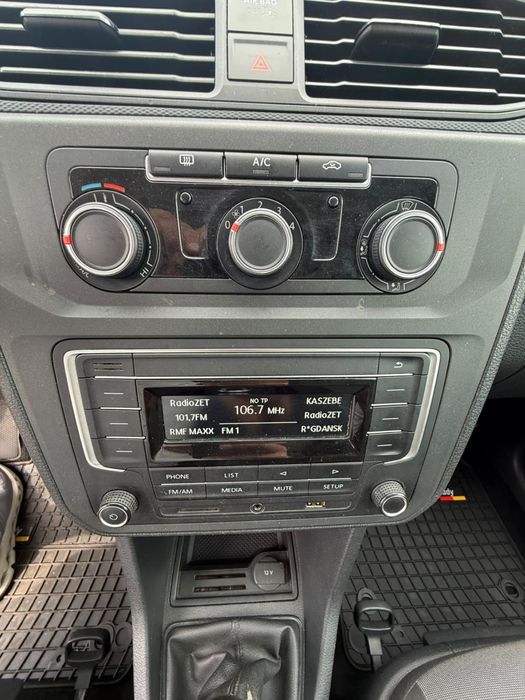 VW CADDY maxi  5-osobowy salon polska