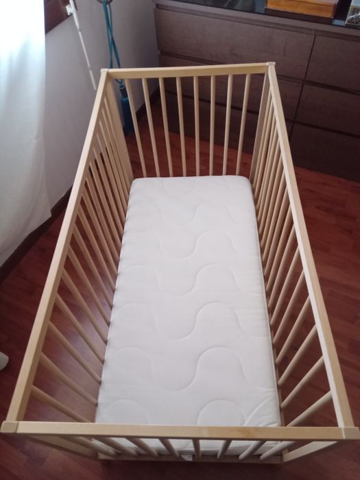 Cama bebé sem uso