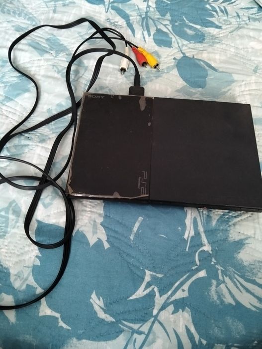 Vendo PS2 usada e em bom estado