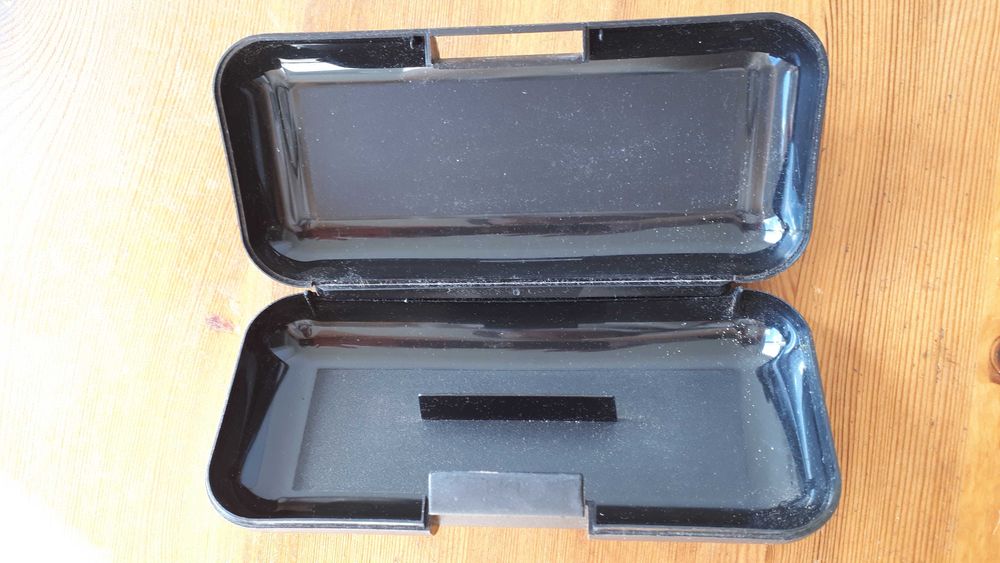 Óculos de sol com caixa