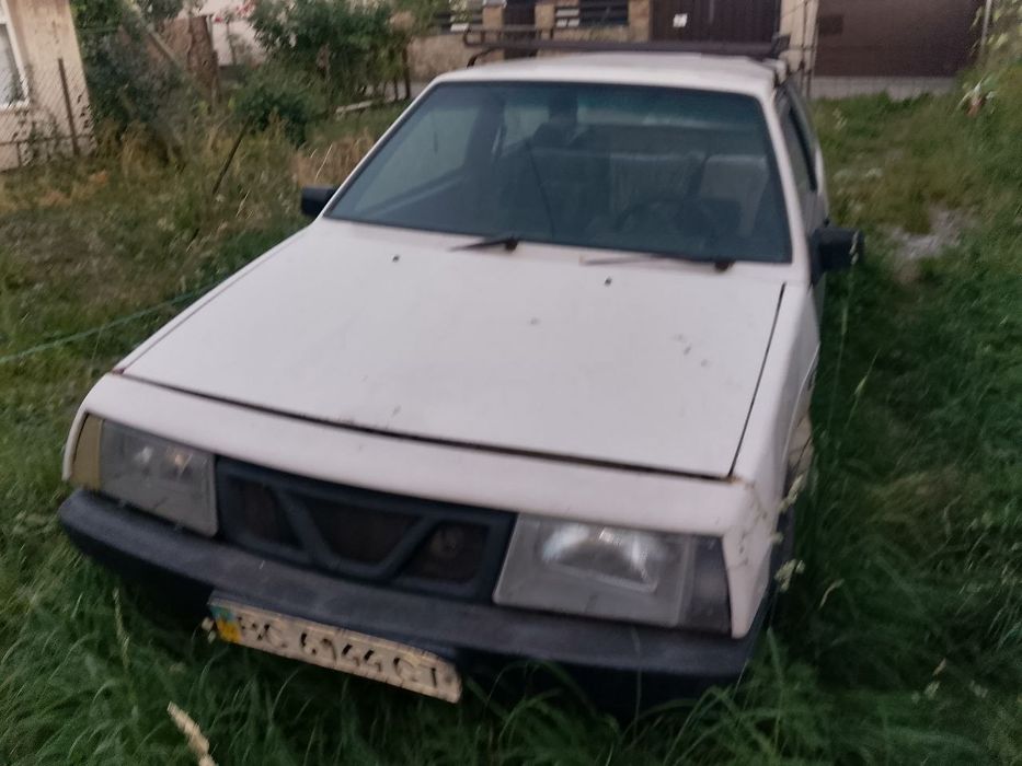 Лада вісімка ,дві машини ТЕРМІНОВО