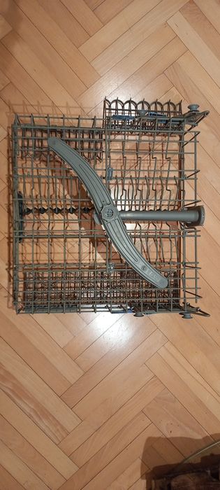 Kosz górny do zmywarki SIEMENS szerokości 60, używany.