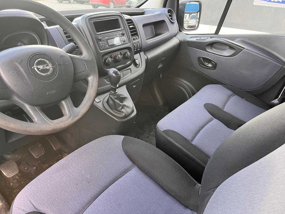Opel vivaro                .