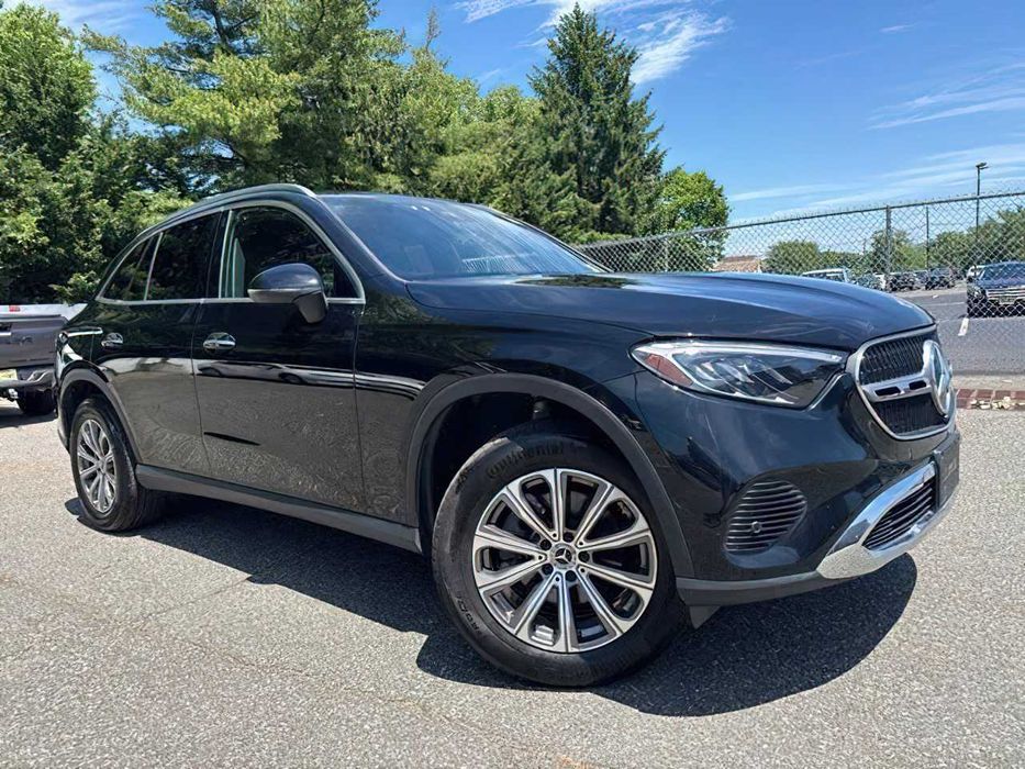 Mercedes-Benz GLC 300      2024
