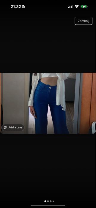 Niebieskie jeansy