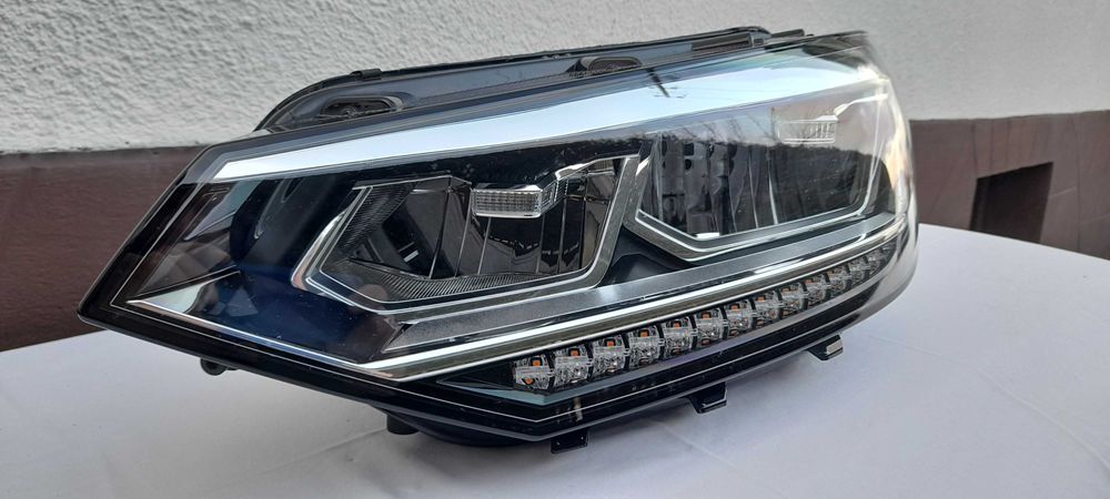 Reflektor przedni lewy VW Touran III Full Led  5TB  2016-