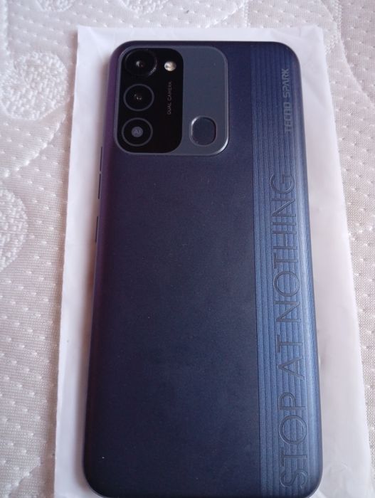 Продам телефон  Tecno SPARK 8c