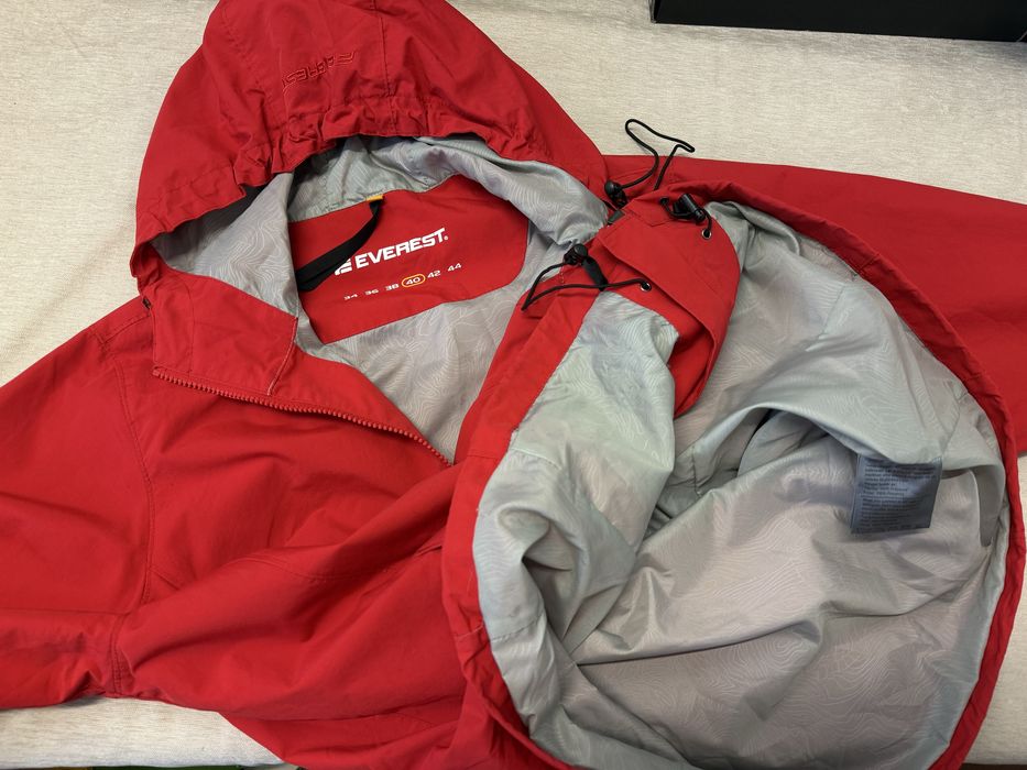 Lekka kurteczka / Everest / regulowana wodooporna / 40 L