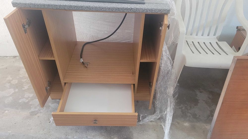 Movel para forno e placa de encastre em madeira maciça-Como novo