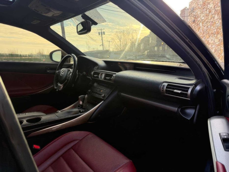 Lexus IS 300      2016