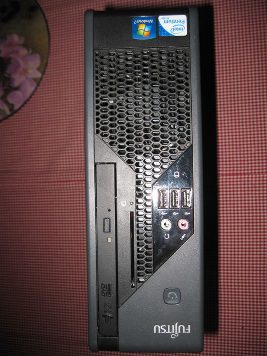 Komputer stacjonarny FUJITSU Gotowy do działania