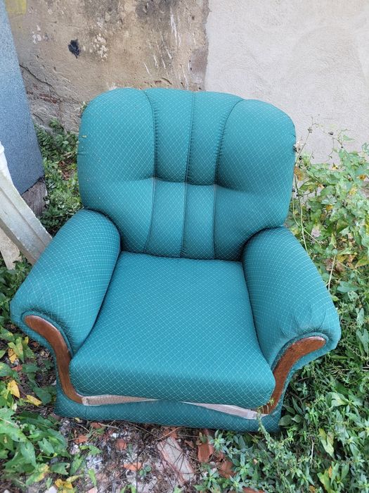 Sofa verde resistente
