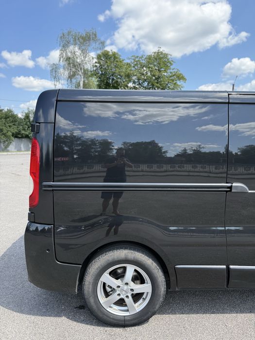 Продам Рено трафик 2012