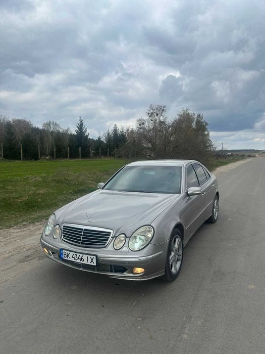 Mercedes 211 2004