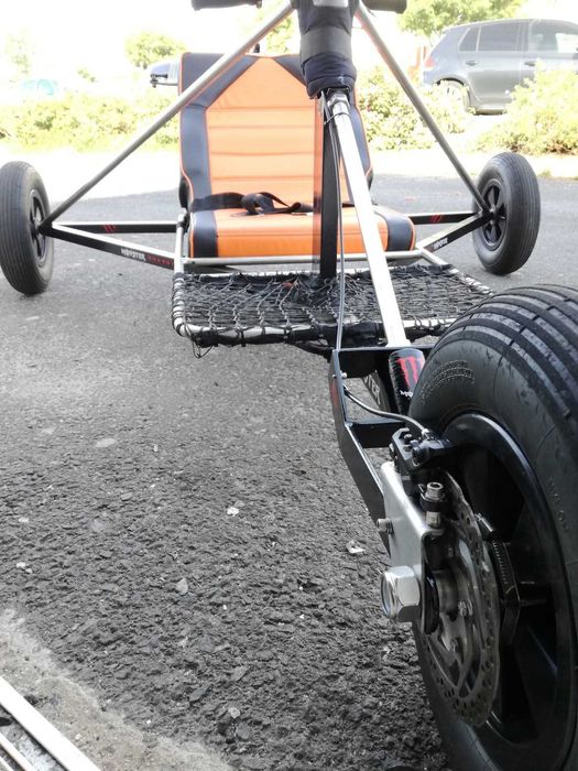 Carro à vela , com algum uso