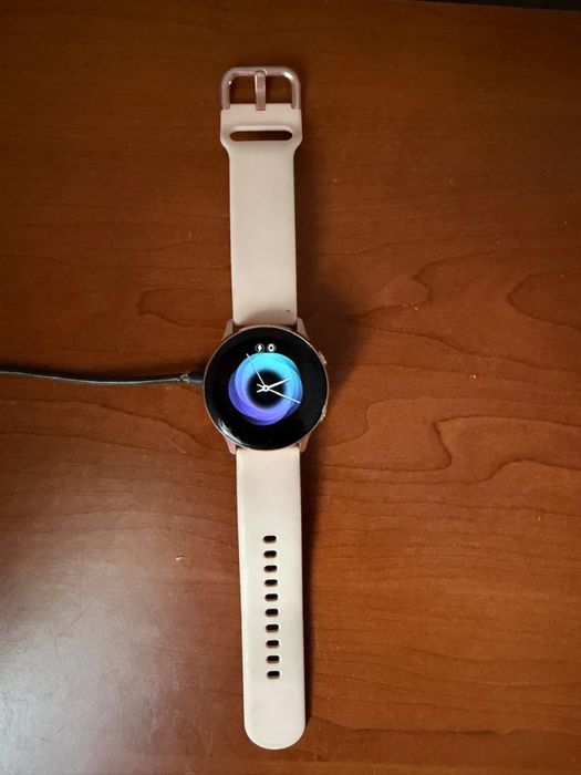Продам часи Samsung Galaxy Watch