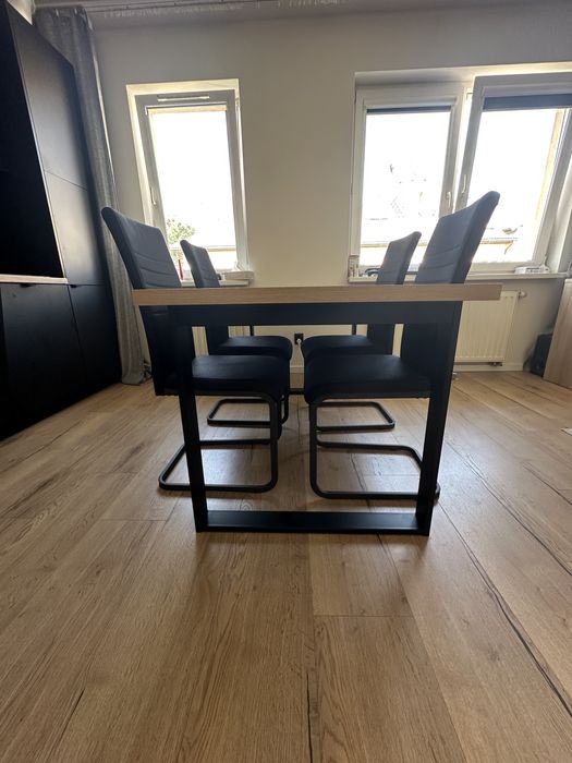 Sprzedam stól z krzeslami  do salonu
