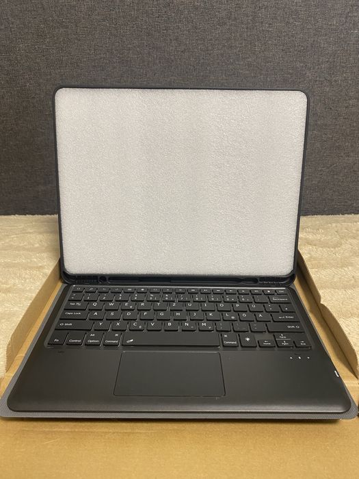 Чохол клавіатура для планшета 13дюймів