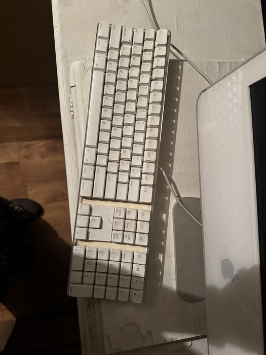 Komputer iMac z klawiatura
