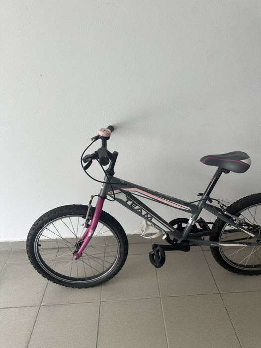 Bicicleta Criança Team X-Trail 20” com rodas de apoio - rosa e cinza