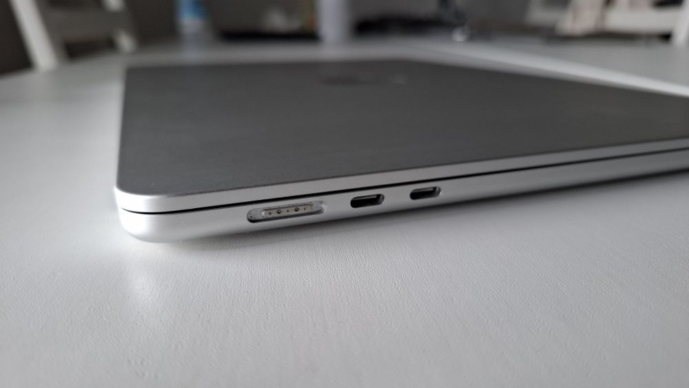 MacBook Air M2 15" 16GB RAM 256GB SSD Fatura Nov 2023 oferta teclado