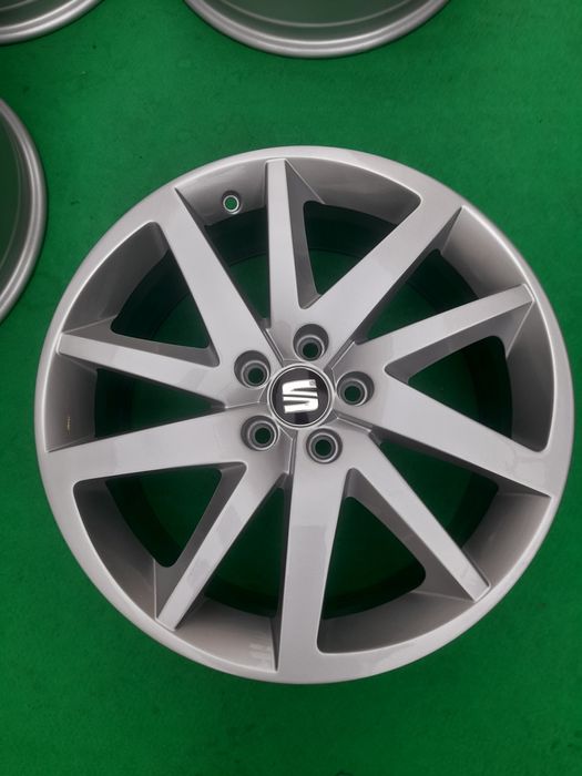 Jantes Seat VW Audi  17 5x100 Ibiza Polo A2 Skoda Fabia Bora