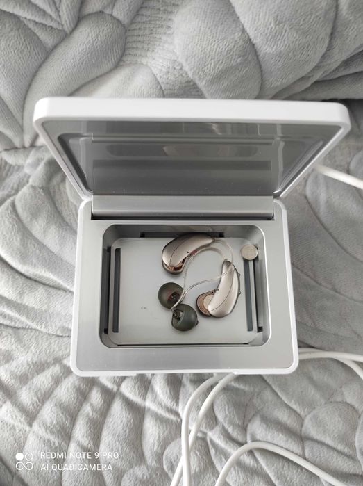 Aparat słuchowy dla niedosłyszacych prawy i lewy