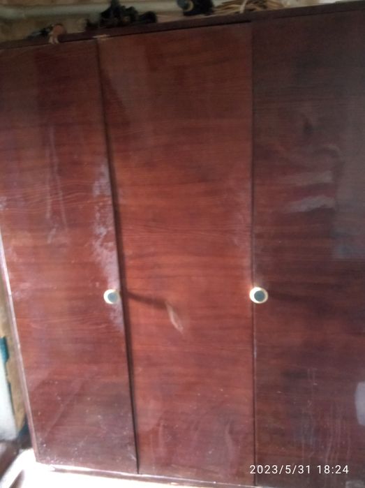 Продам шафу для одежі 3х дверну